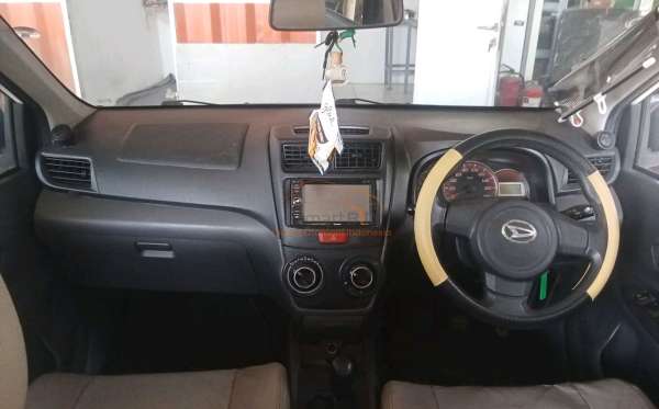 DAIHATSU XENIA
