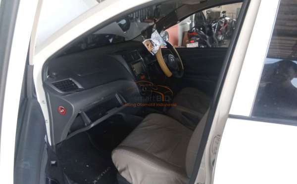 DAIHATSU XENIA