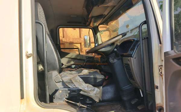 MERCEDES BENZ AXOR 2528 CH (6X4)