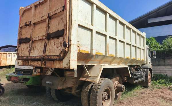 MERCEDES BENZ AXOR 2528 CH (6X4)