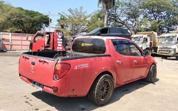 MITSUBISHI  STRADA  CR 2.5