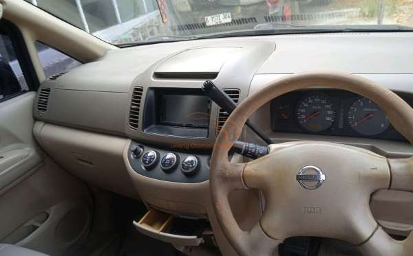 NISSAN  SERENA  HIGHWAY STAR