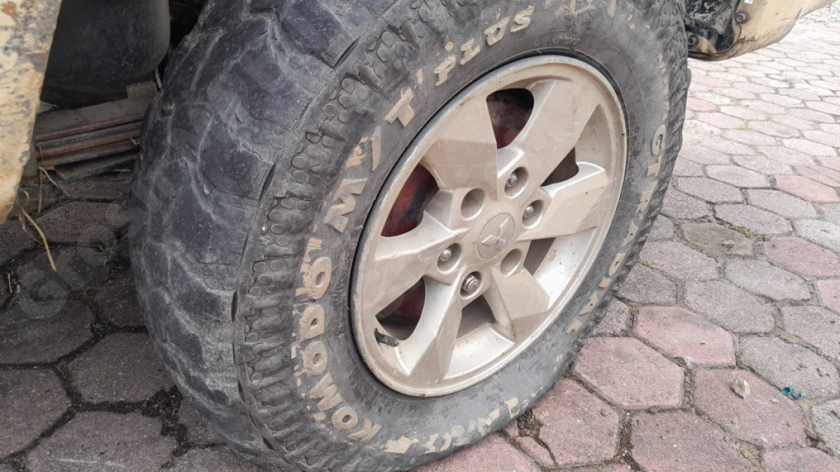 MITSUBISHI  TRITON HDX SC