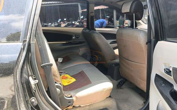 TOYOTA  AVANZA  VELOZ