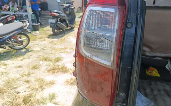 TOYOTA  AVANZA  VELOZ