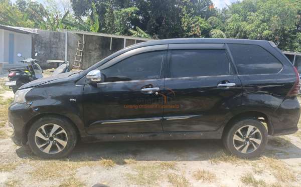 TOYOTA  AVANZA  VELOZ