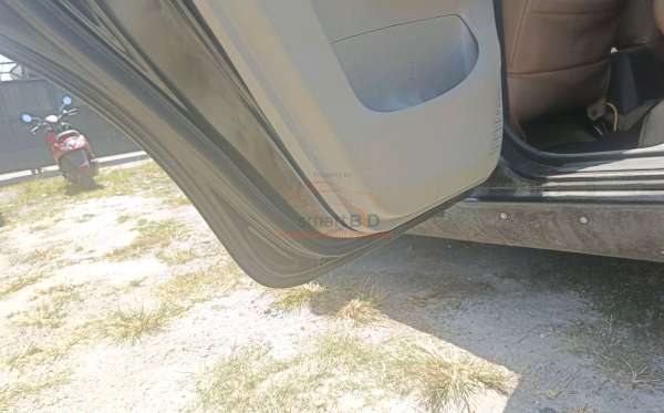 TOYOTA  AVANZA  VELOZ
