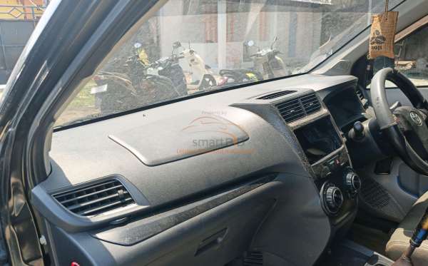 TOYOTA  AVANZA  VELOZ