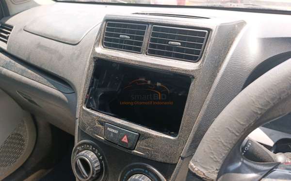 TOYOTA  AVANZA  VELOZ