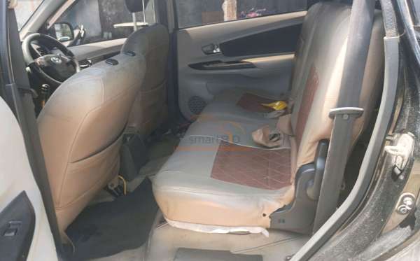 TOYOTA  AVANZA  VELOZ