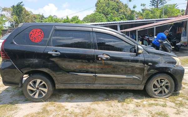 TOYOTA  AVANZA  VELOZ