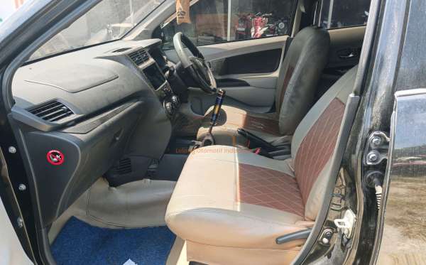 TOYOTA  AVANZA  VELOZ
