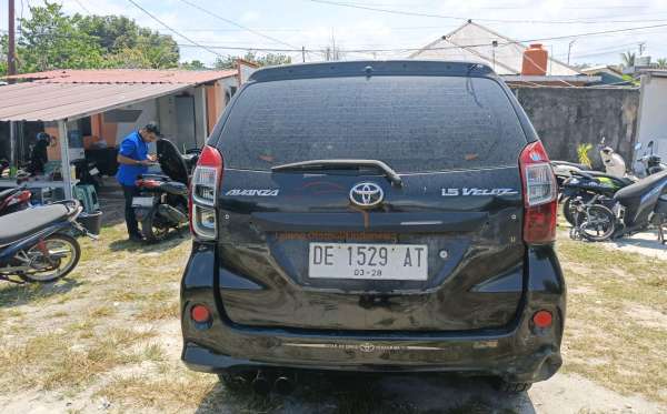 TOYOTA  AVANZA  VELOZ