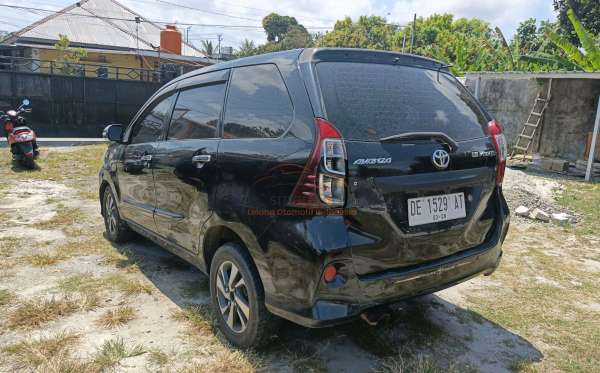 TOYOTA  AVANZA  VELOZ