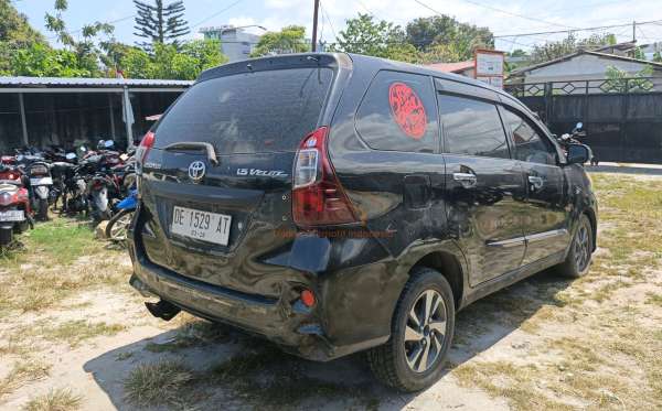 TOYOTA  AVANZA  VELOZ