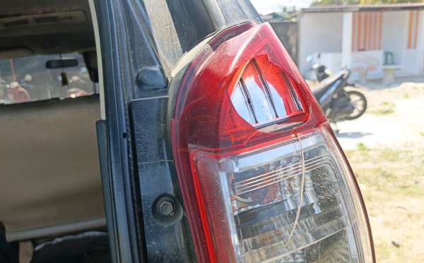 TOYOTA  AVANZA  VELOZ
