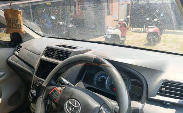 TOYOTA  AVANZA  VELOZ