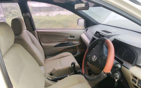TOYOTA AVANZA
