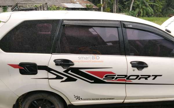 TOYOTA AVANZA