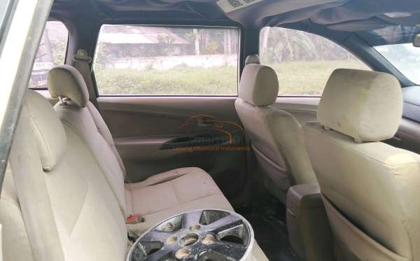 TOYOTA AVANZA