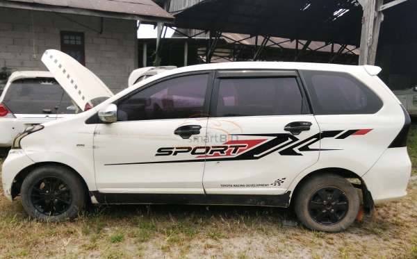 TOYOTA AVANZA