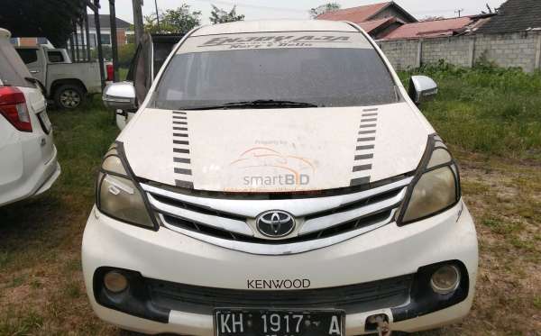 TOYOTA AVANZA