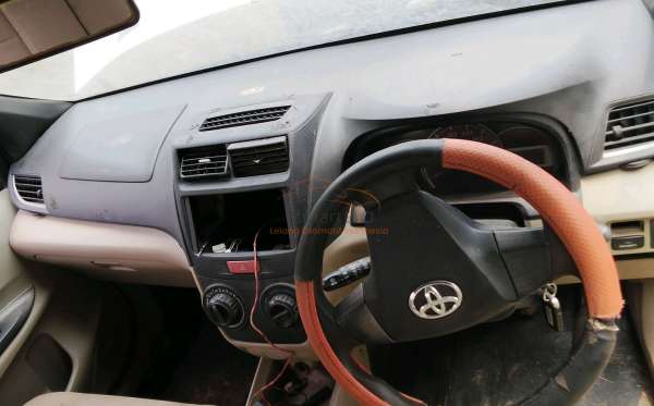 TOYOTA AVANZA