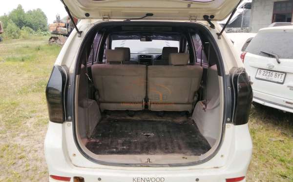 TOYOTA AVANZA