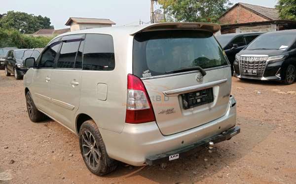 TOYOTA INNOVA G