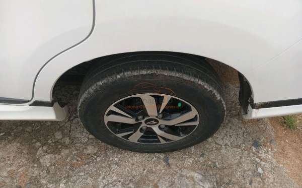 DAIHATSU XENIA R