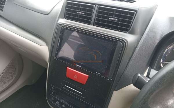 DAIHATSU XENIA R