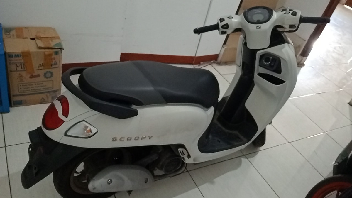 HONDA SCOOPY PRESTIGE