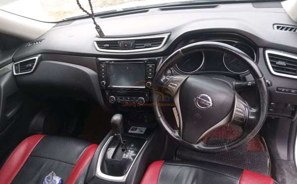 NISSAN X TRAIL 2.5