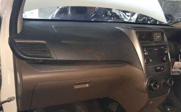 TOYOTA  AVANZA  G
