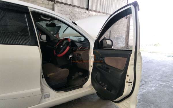 TOYOTA  AVANZA  G
