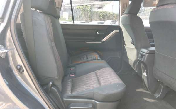 TOYOTA INNOVA ZENIX G