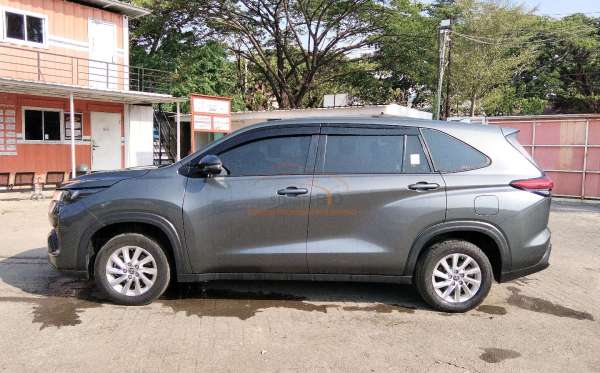 TOYOTA INNOVA ZENIX G
