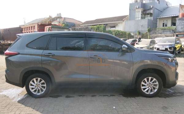 TOYOTA INNOVA ZENIX G