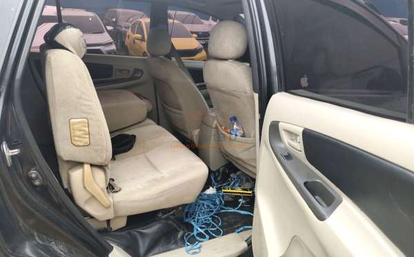 TOYOTA INNOVA