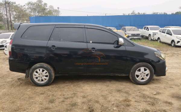 TOYOTA INNOVA