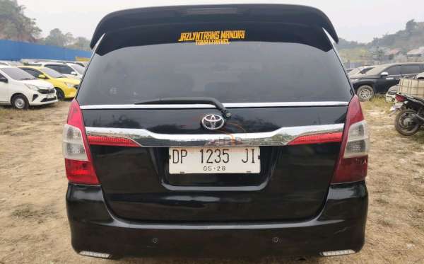 TOYOTA INNOVA