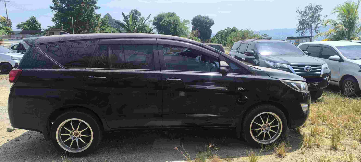 TOYOTA INNOVA  G