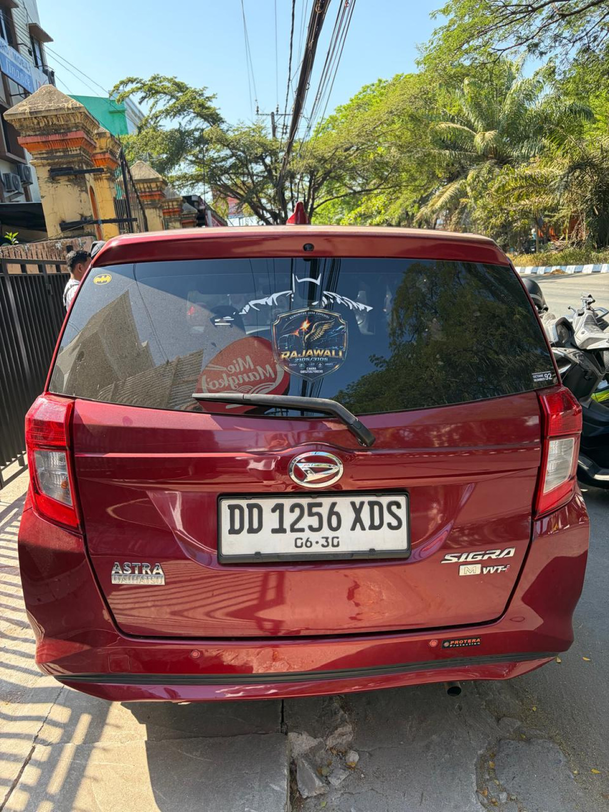 DAIHATSU  SIGRA  M