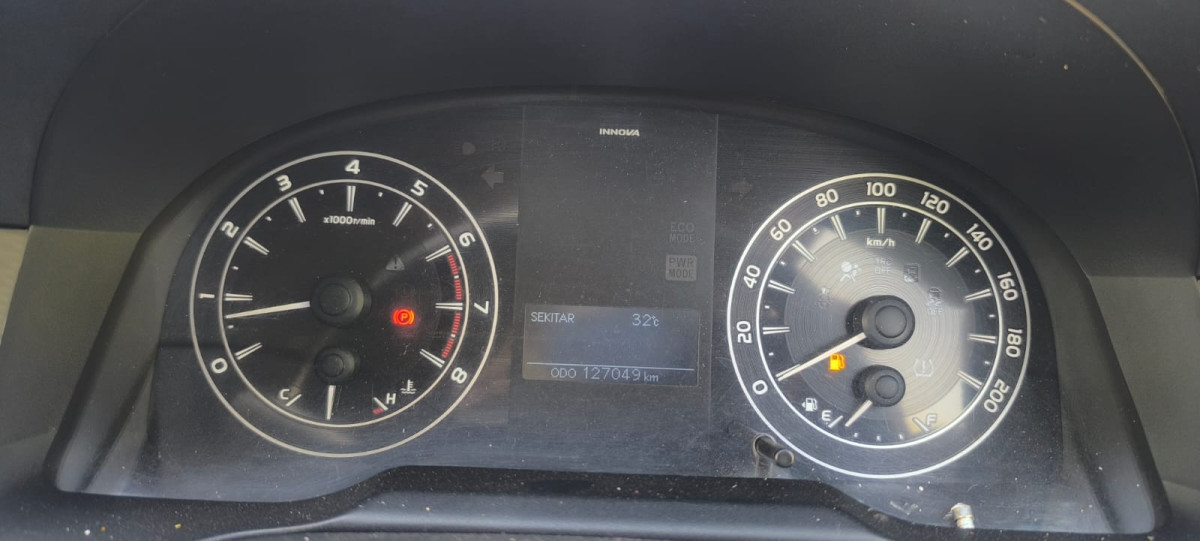 TOYOTA INNOVA  G