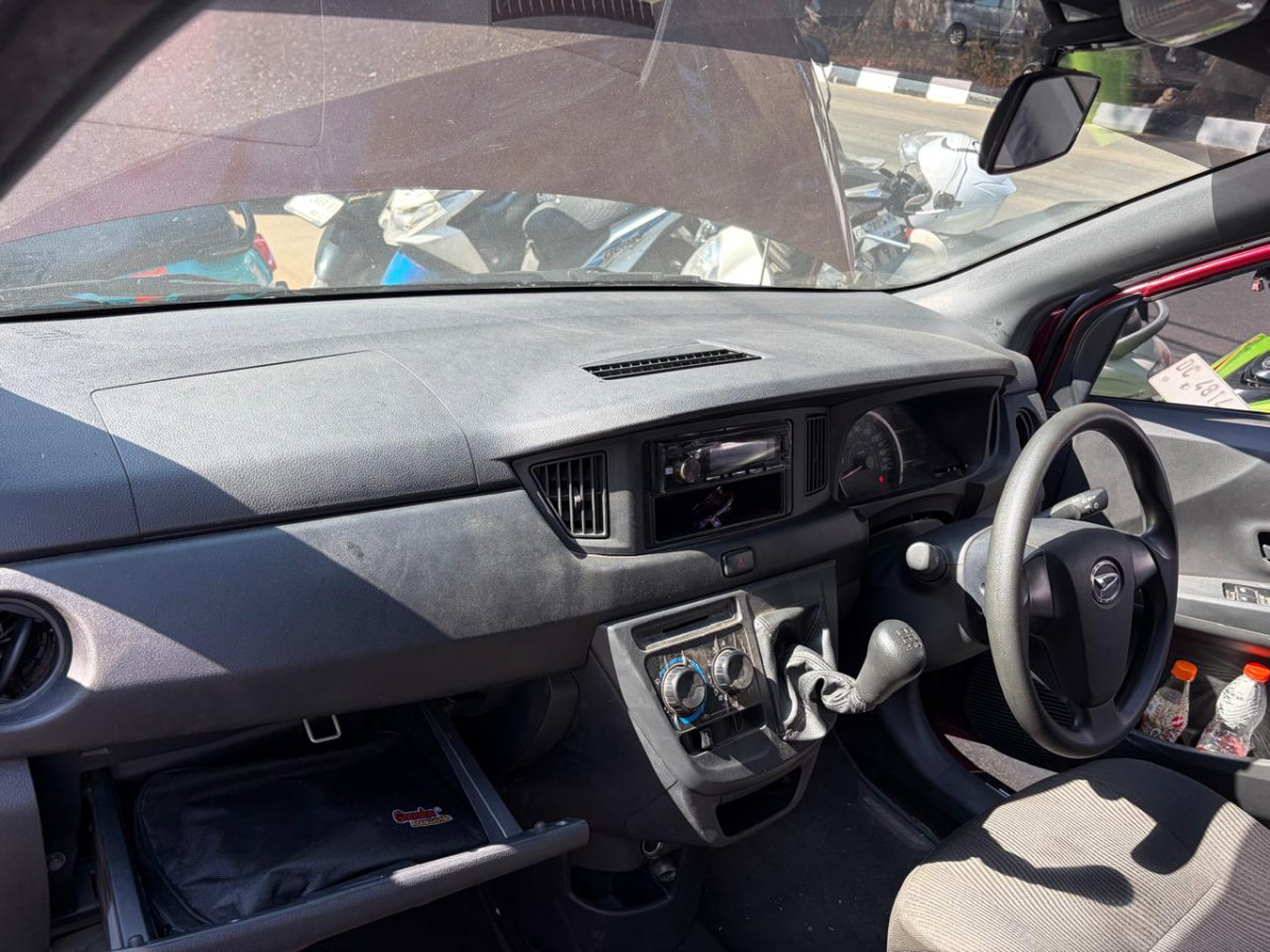 DAIHATSU  SIGRA  M
