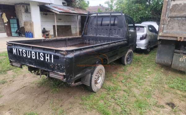 MITSUBISHI L 300