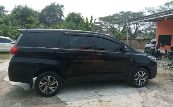 TOYOTA INNOVA G