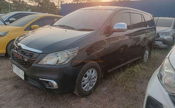 TOYOTA INNOVA