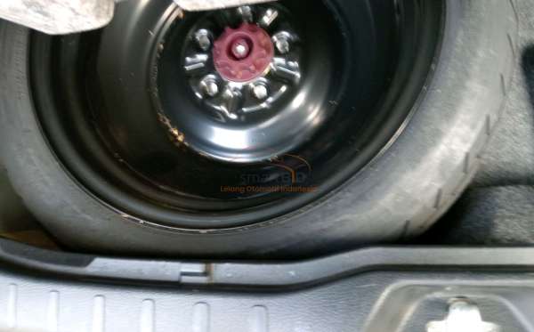 TOYOTA VOXY 2.0 AT