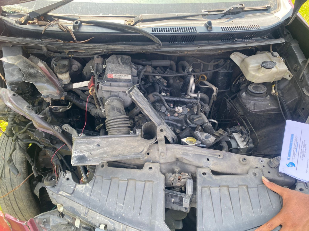 TOYOTA AVANZA  E